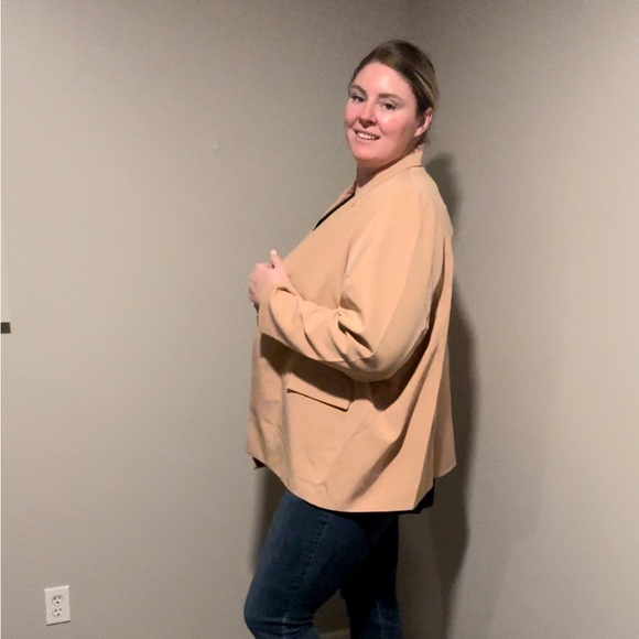 Brand new long blazer! - Picture 3 of 6